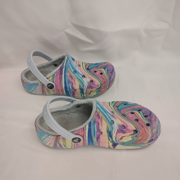 SOLD! Crocs "Tie Dye" Clogs Size 3 - Picture 4 of 6